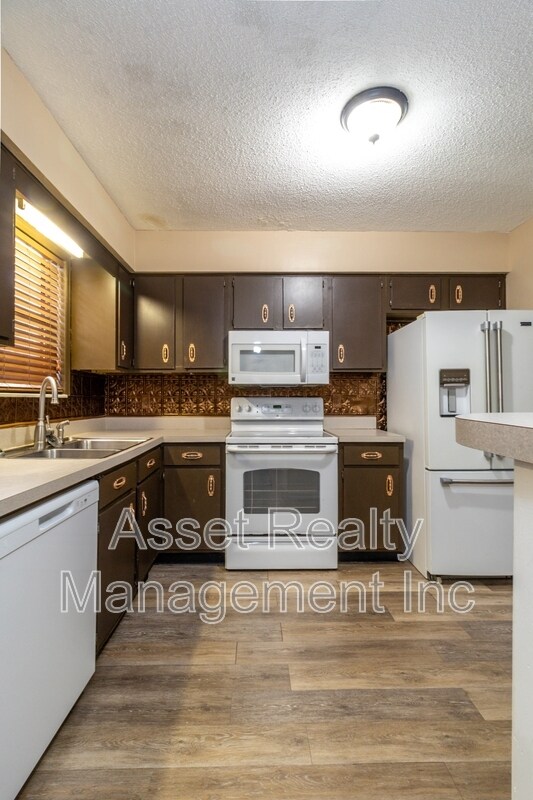 Building Photo - 1817 Sedgewick Dr