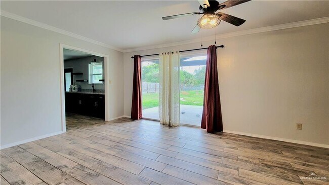 Building Photo - 25 S 15th Ave