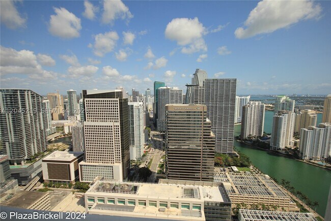 Building Photo - 950 Brickell Bay Dr