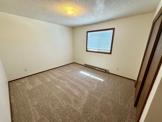 Building Photo - Limited-Time Move-In Deal: Get Your First 2 Weeks FREE! Spacious 2 Bed, 1 Bath Apartments + Flexi...