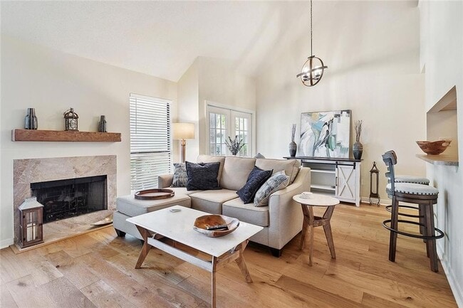 Building Photo - 203 Plimsol Ct