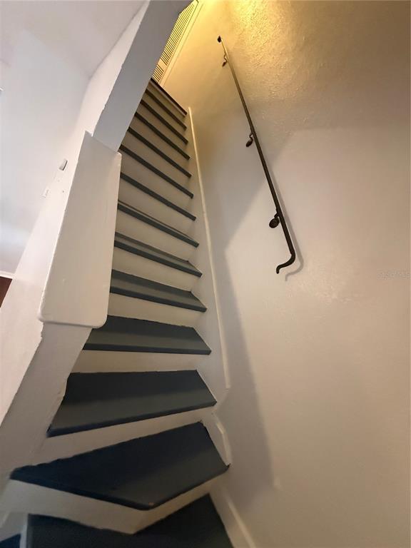 Building Photo - 3355 Riverview Way