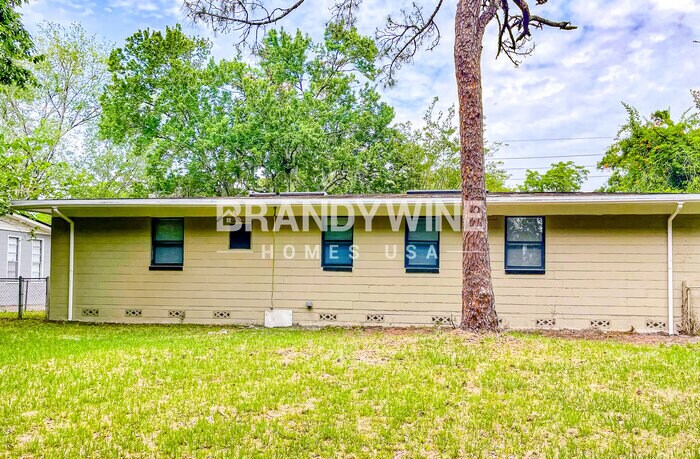 Building Photo - 4503 Anvers Blvd