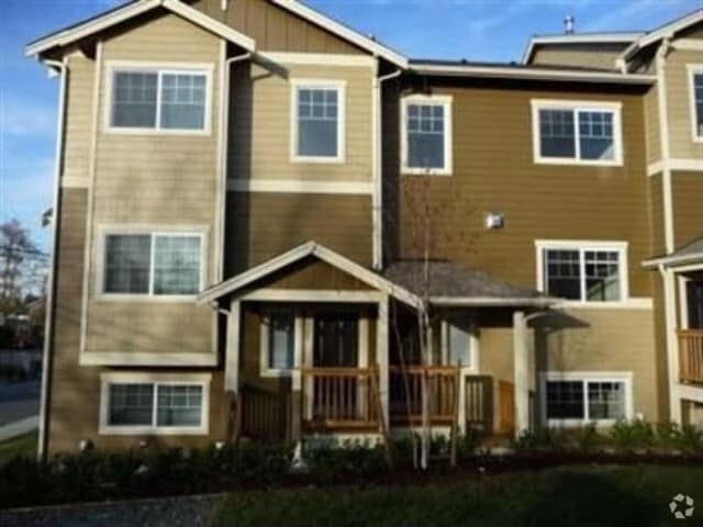 Building Photo - 7341 Rainier Dr