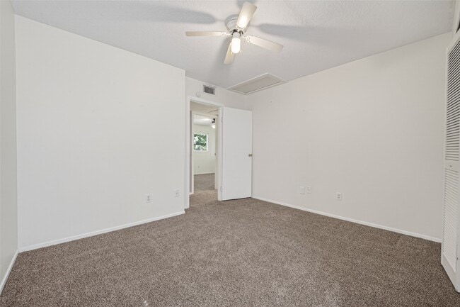 Building Photo - 1106 E Red Cedar Cir