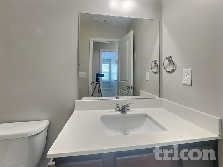 Building Photo - 11877 Fuller St