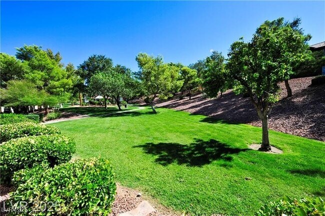 Building Photo - 231 W Horizon Ridge Pkwy