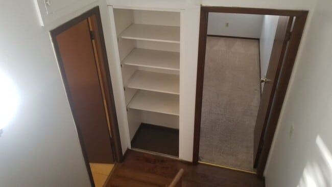 Building Photo - Milwaukee Condo Available!