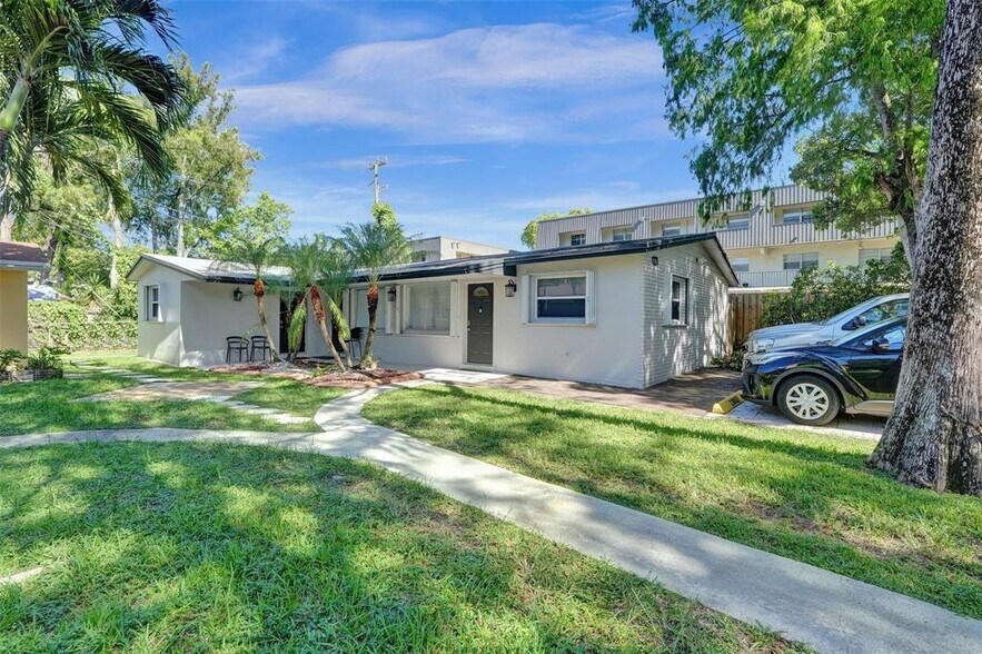 Building Photo - 4240 NW 21st Ave