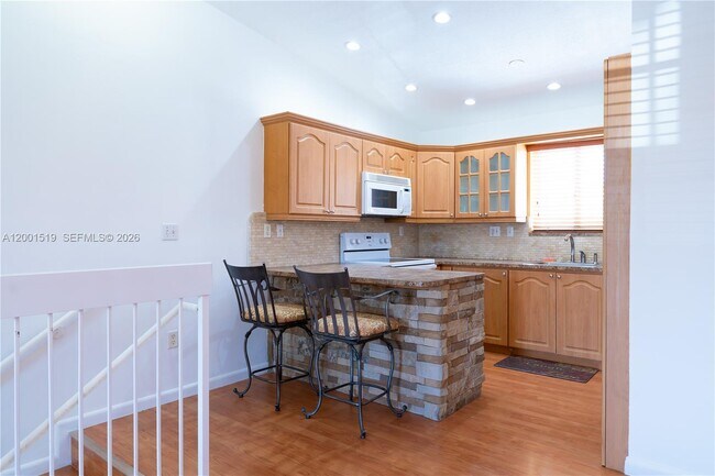 Building Photo - 10017 W Okeechobee Rd