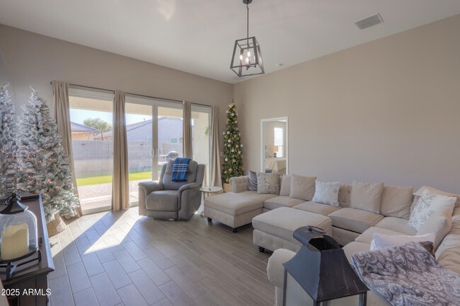 Building Photo - 44583 W Palo Olmo Rd