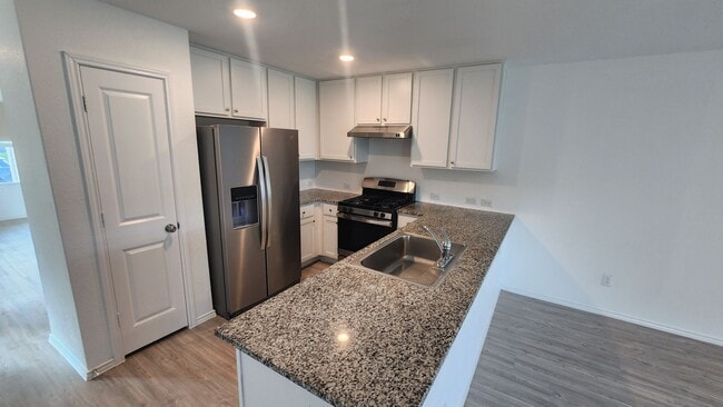 Building Photo - 2815 Charpak Dr