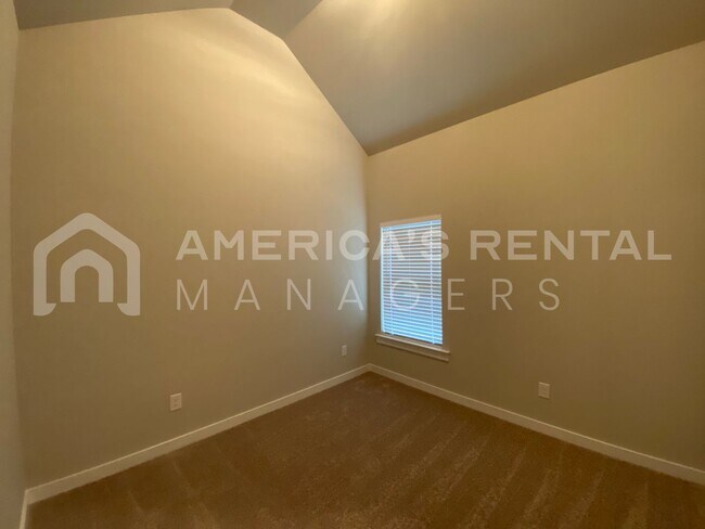 Building Photo - 610 Co Rd 1616
