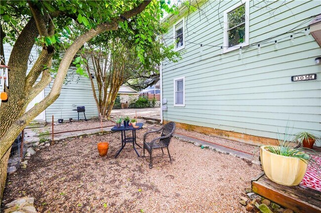 Building Photo - 1305 Lorrain St