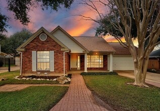 Building Photo - Picturesque 3/2 one Story Cedar Park home across from CPHS