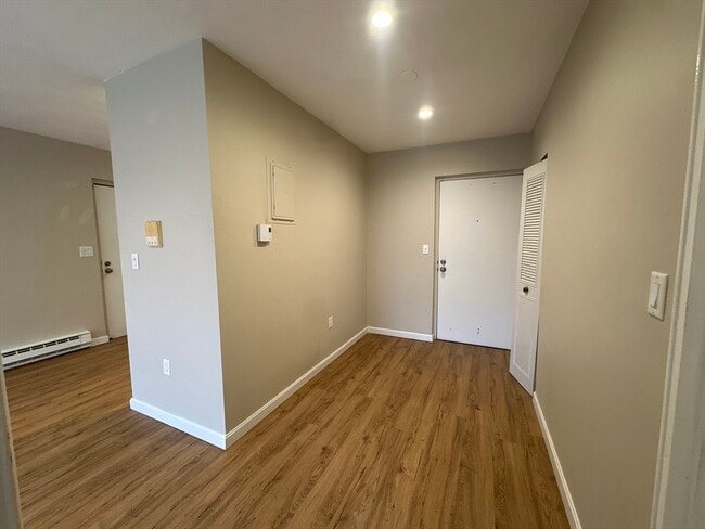 Building Photo - 67 Milliken Ave