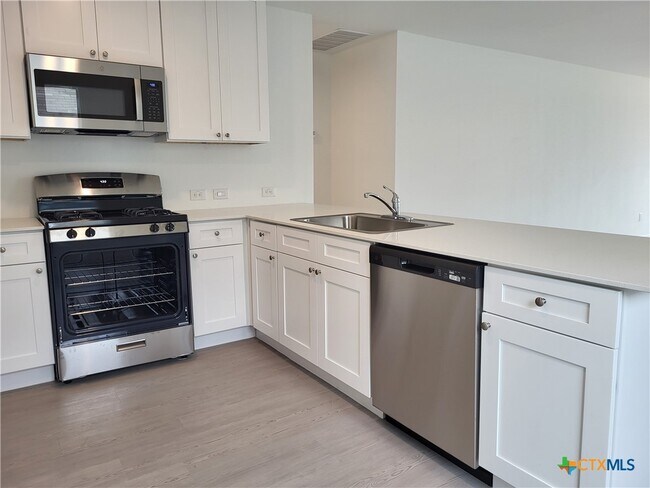 Building Photo - 3915 Eldorado