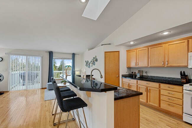 Building Photo - 7708 81st Pl NE