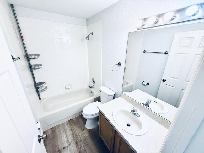 Building Photo - 2983 Ashland Ln S