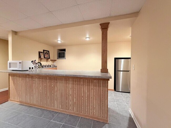 Building Photo - 3823 Sunburst Ln