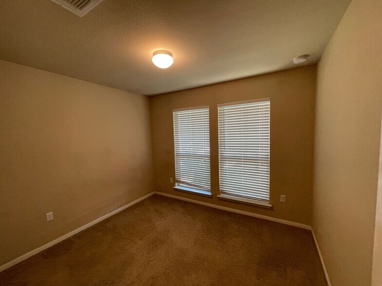 Building Photo - 1413 Blake St