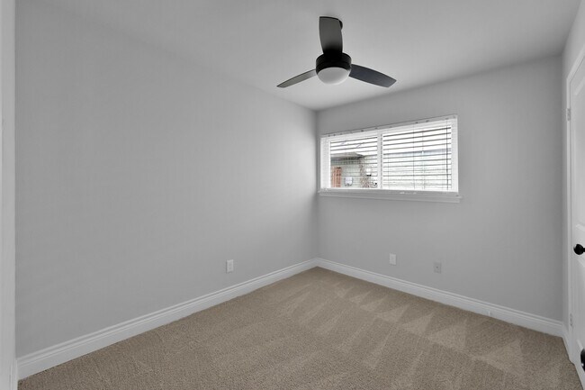 Building Photo - 2806 Triway Ln