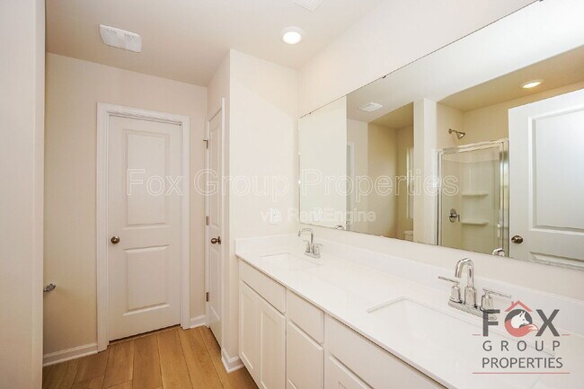 Building Photo - 143 Arden Ct