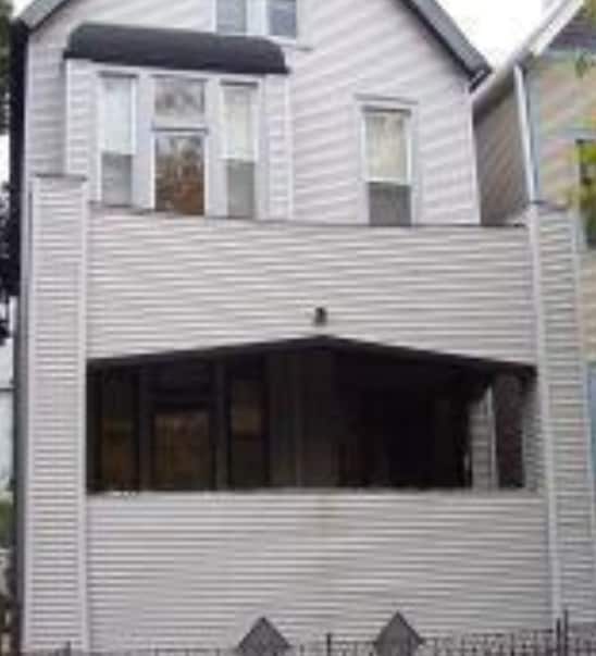 Building Photo - 3250 N Lakewood Ave