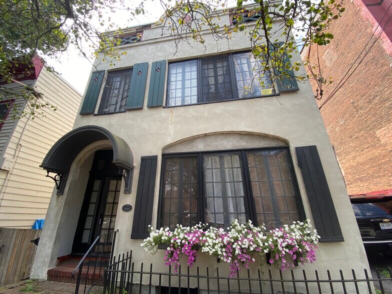 Building Photo - 366 Hudson Ave