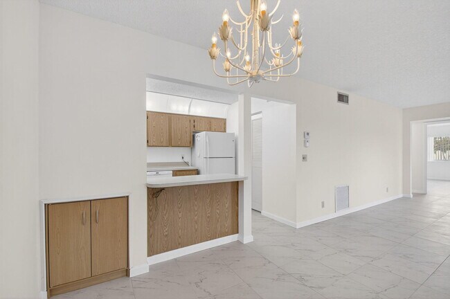 Building Photo - 416 Pine Glen Ln