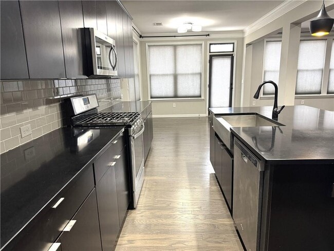 Building Photo - 920 Grove Valley Dr