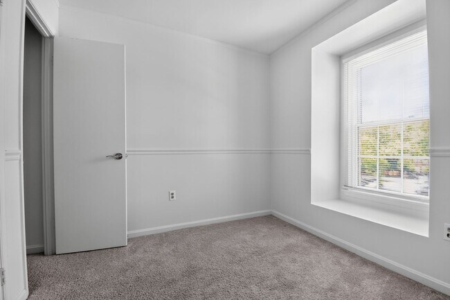 Building Photo - 5560 E Boniwood Turn