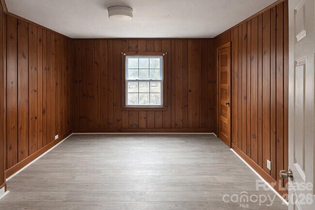 Building Photo - 926 S York St