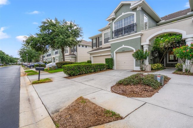 Building Photo - 2052 Park Crescent Dr