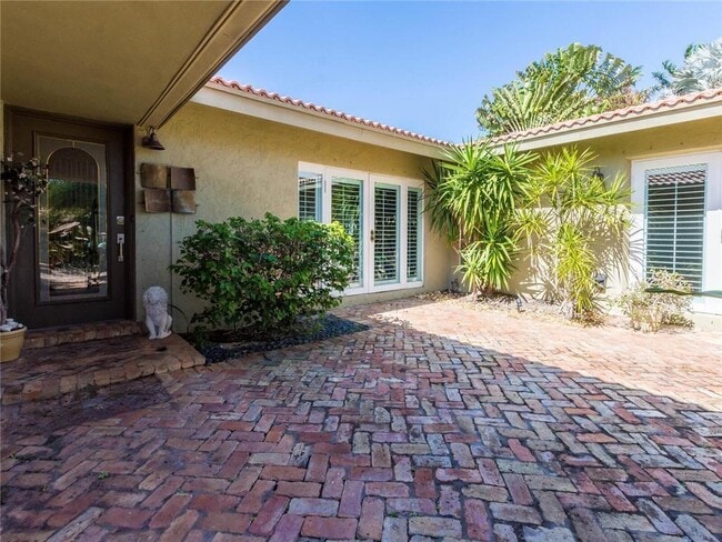 Building Photo - 2319 NE 16th Ave