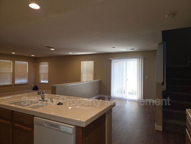 Building Photo - 3124 Puffin Cir