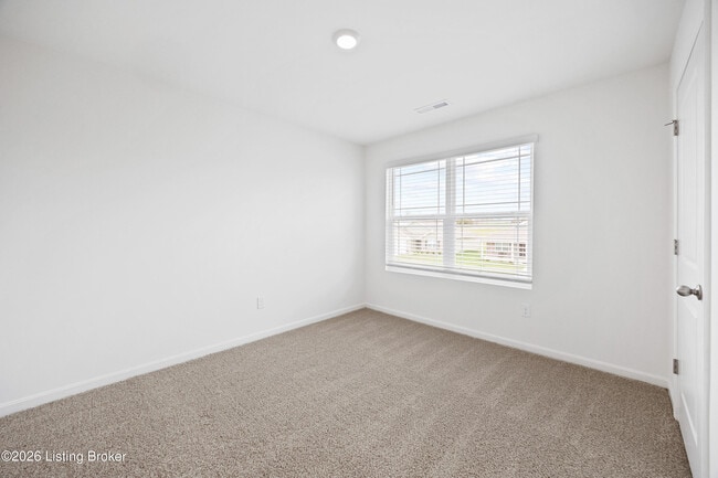 Building Photo - 284 Zelcova Dr