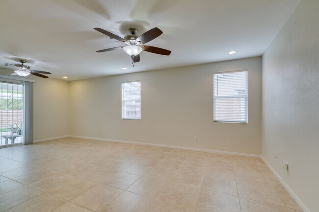 Building Photo - 3- Bedroom, 2- Bathroom home in Mountain's...