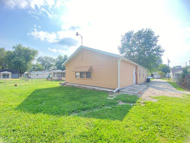 Building Photo - Finley St. 3217