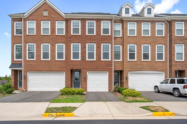 Building Photo - 42298 Lancaster Woods Sq