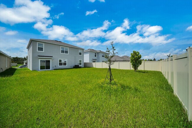 Building Photo - 10520 Farm Hl Ave