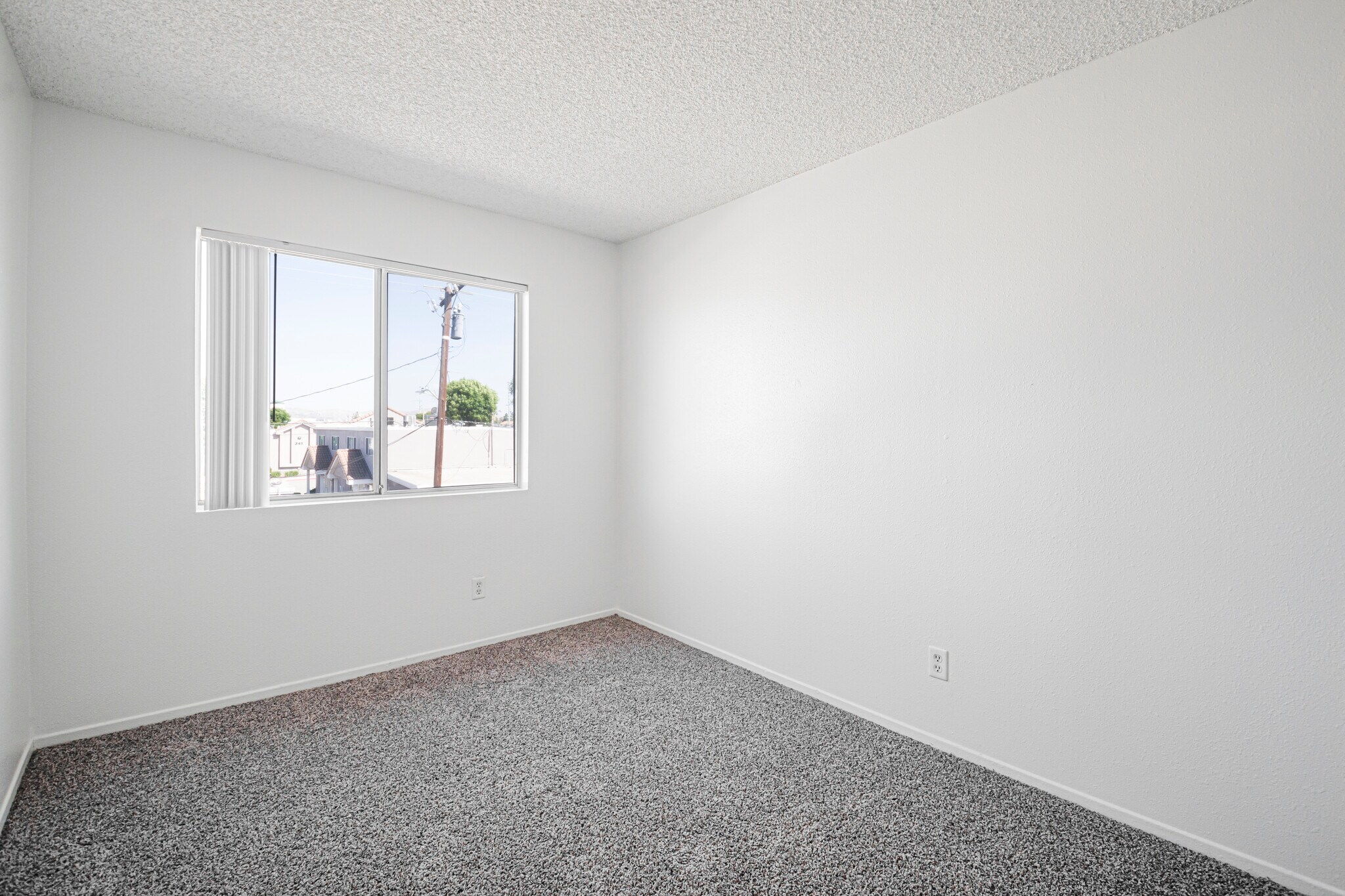 Building Photo - 1215 D St