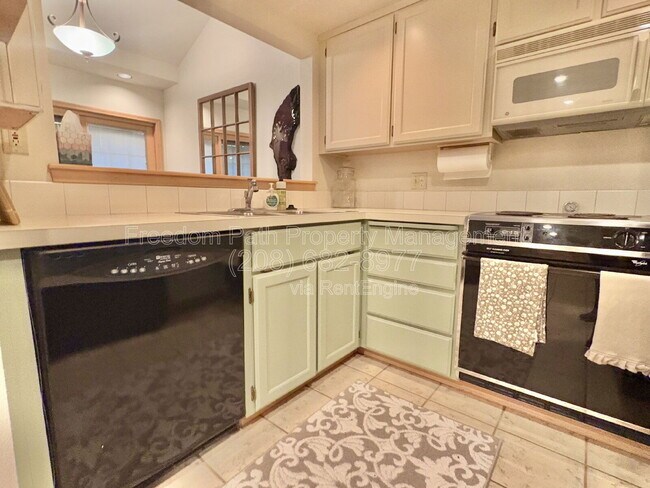 Building Photo - 5637 W Racquet Rd