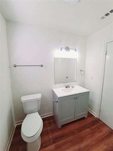 Building Photo - 6203 Live Oak St