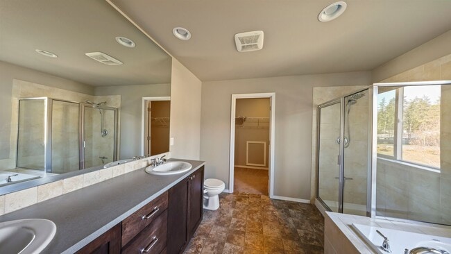 Building Photo - 4 Bed 2.5 Bath - Small Pet Friendly - Large Backyard - NAS Whidbey