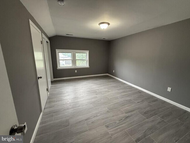 Building Photo - 178 Crosswicks Rd