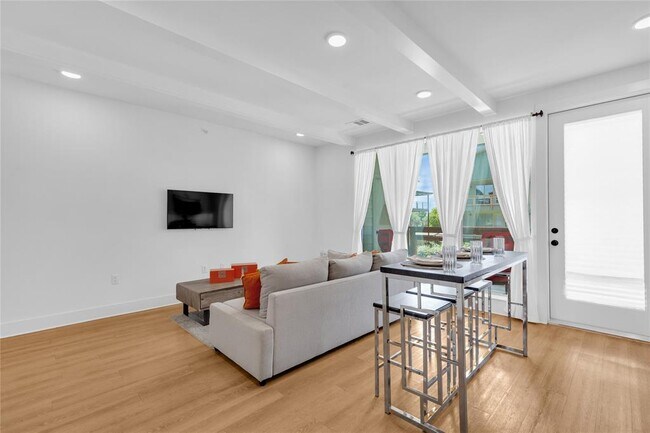 Building Photo - 4704 Sunset Trail