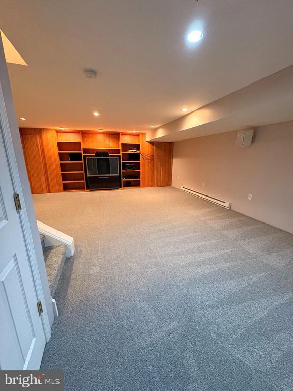 Building Photo - 905 Kennedy Ct