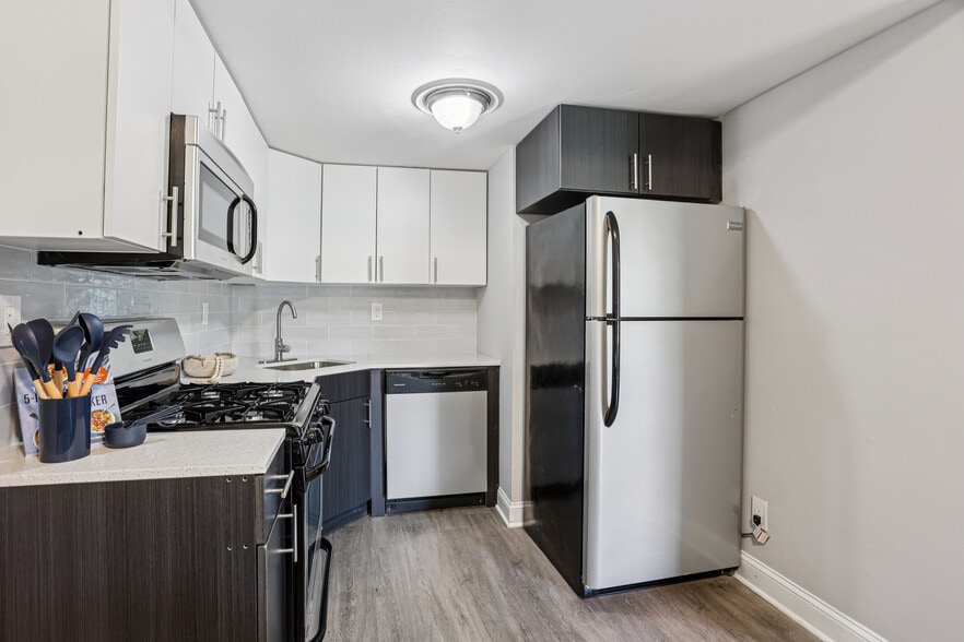 Building Photo - The Village of Pennbrook Apartments