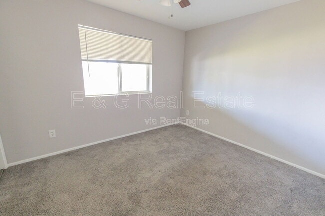 Building Photo - 730 E Solana Dr